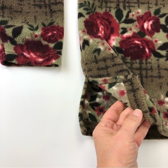 TanJay Rose Print Fleece - Picture 3 of 9